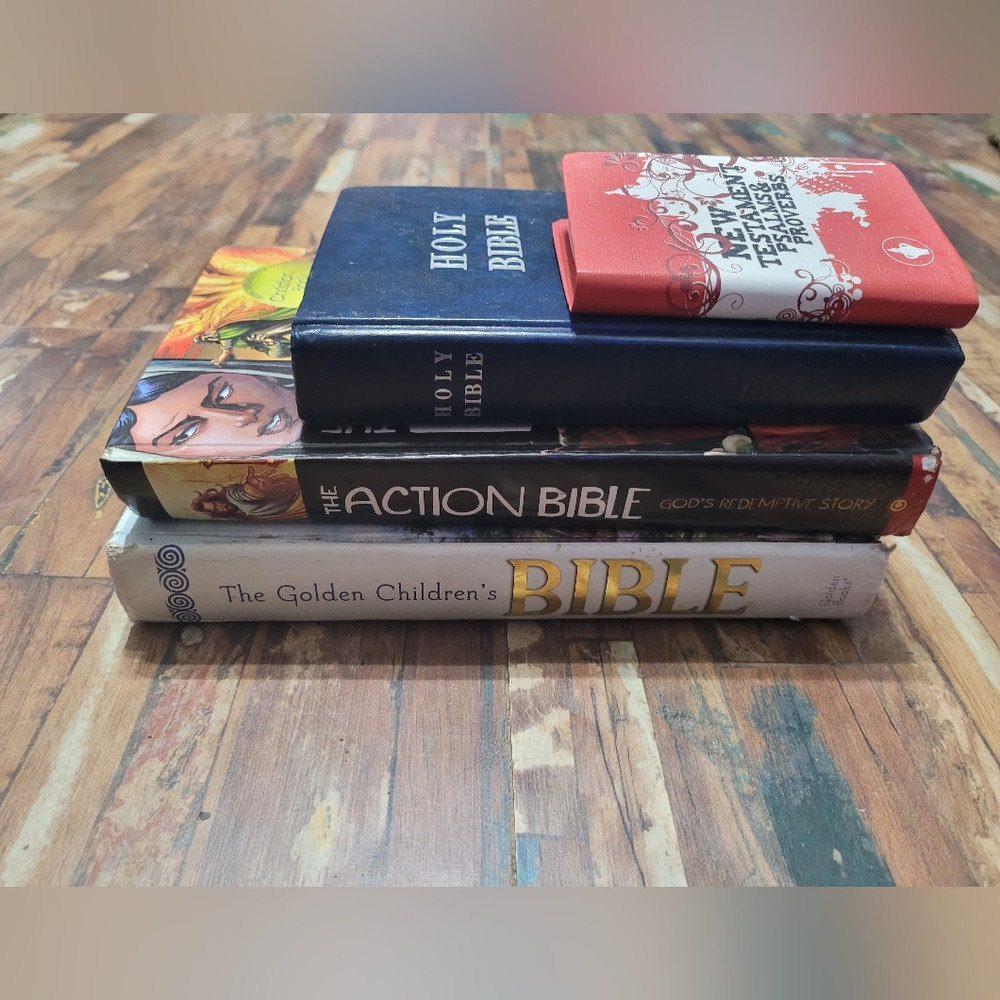 Bundle Children's Bible and Pocket Bible in Good Condition
